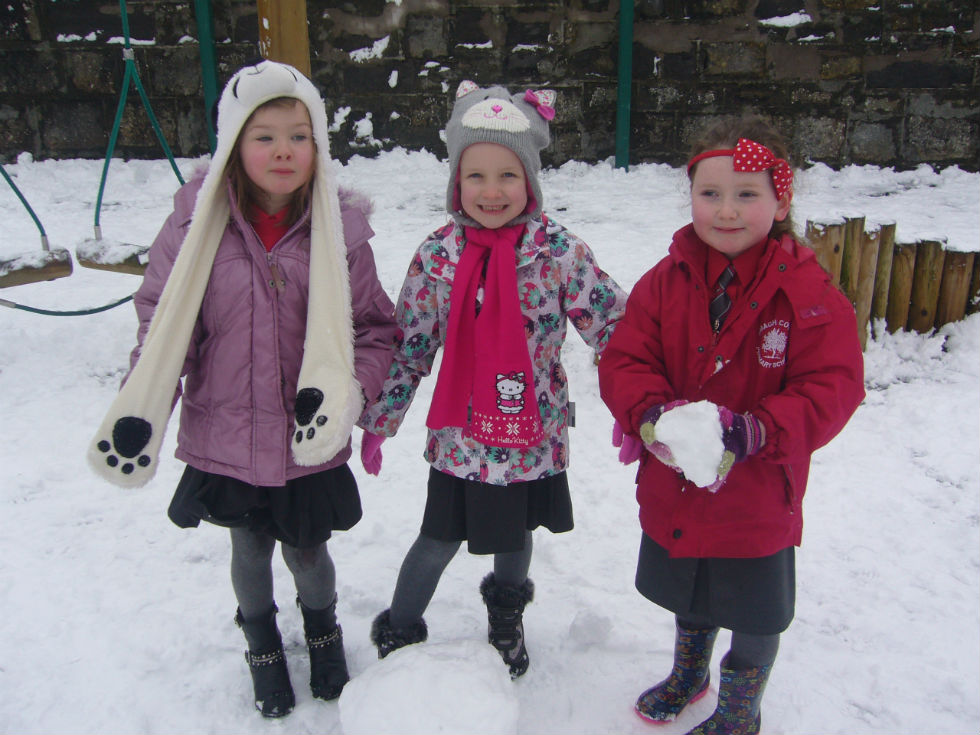 Year 2/3 fun in the snow!
