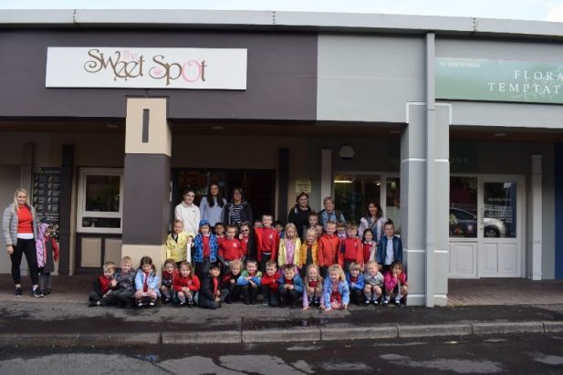 A trip to Omagh Library followed by treats at The Sweet Spot for Year 1!