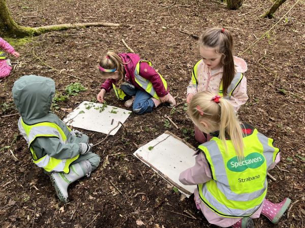 Year 1 enjoy the sunshine at Forest School